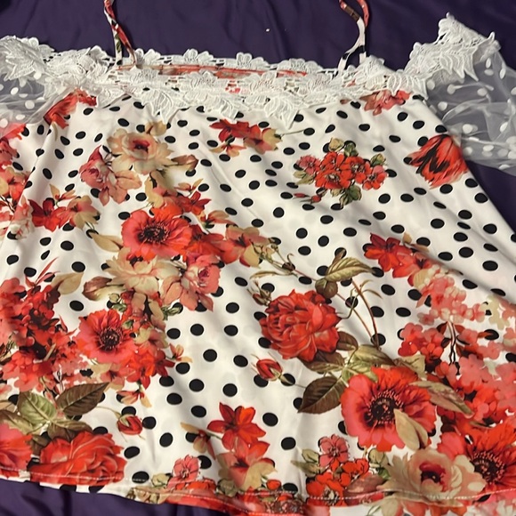 NWOT Cold Shoulder Sheer Sleeved Polka Dot Floral Top - Picture 9 of 11